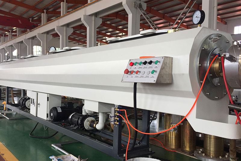 Vacuum-calibration-tank